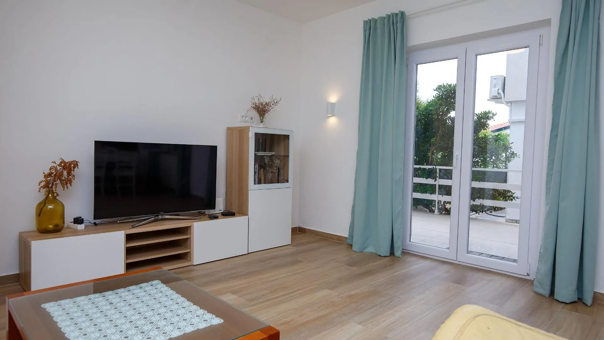 Beachfront Apartments Pag Паг